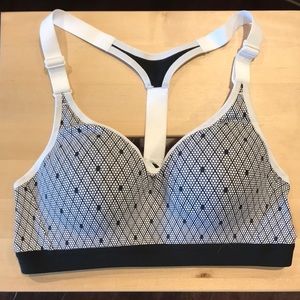 NWOT Victoria’s Secret Incredible Sports Bra